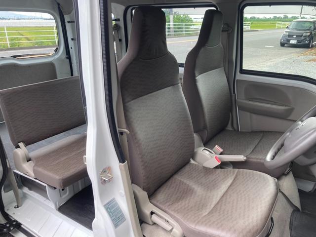 エブリイ PA 衝突軽減ブレーキ オートギアシフト オートハイビーム レーン逸脱警報 コーナーセンサー ハイルーフ 2nd発進 集中ドアロック 4人乗 光軸調整ライト オートライト 取説 ドアバイザー 集中ドアロック ラジオ ABS ESC(13枚目)