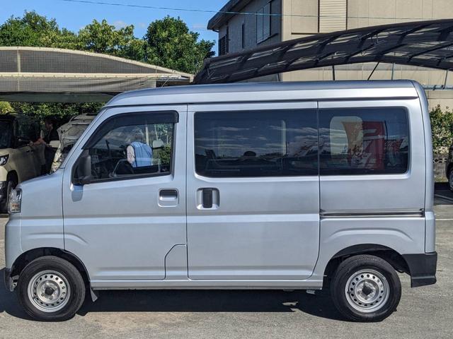 ハイゼットカーゴ ＤＸ　衝突軽減ブレーキ／コーナーセンサー　新車保証書　Ｐ／Ｗ　キーレス　レーン逸脱警報　オートハイビーム　ドアバイザー　ハイルーフ　４人乗　オーバーヘッドコンソール　ゴムマット　アイドリングストップ　パワステ　オートライト　フルフラットシート　集中ドアロック（35枚目）