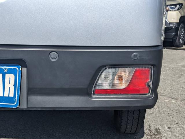 ハイゼットカーゴ ＤＸ　衝突軽減ブレーキ／コーナーセンサー　新車保証書　Ｐ／Ｗ　キーレス　レーン逸脱警報　オートハイビーム　ドアバイザー　ハイルーフ　４人乗　オーバーヘッドコンソール　ゴムマット　アイドリングストップ　パワステ　オートライト　フルフラットシート　集中ドアロック（40枚目）