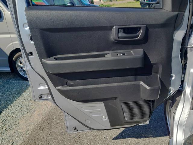 ハイゼットカーゴ ＤＸ　衝突軽減ブレーキ／コーナーセンサー　新車保証書　Ｐ／Ｗ　キーレス　レーン逸脱警報　オートハイビーム　ドアバイザー　ハイルーフ　４人乗　オーバーヘッドコンソール　ゴムマット　アイドリングストップ　パワステ　オートライト　フルフラットシート　集中ドアロック（64枚目）