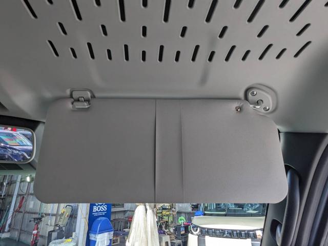 ハイゼットカーゴ ＤＸ　衝突軽減ブレーキ／コーナーセンサー　新車保証書　Ｐ／Ｗ　キーレス　レーン逸脱警報　オートハイビーム　ドアバイザー　ハイルーフ　４人乗　オーバーヘッドコンソール　ゴムマット　アイドリングストップ　パワステ　オートライト　フルフラットシート　集中ドアロック（69枚目）