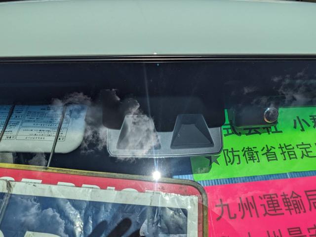 ハイゼットカーゴ ＤＸ　衝突軽減ブレーキ　／コーナーセンサー　ドラレコ　ＥＴＣ　レーン逸脱警報　新車保証書　ハイルーフ　アイドリングストップ　オートライト　キーレス　Ｐ／Ｗ　４人乗　集中ドアロック　フルフラットシート　ヘッドコンソール　光軸調整ライト　ＡＢＳ　盗難防止装置（23枚目）