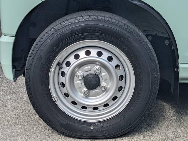 ハイゼットカーゴ ＤＸ　衝突軽減ブレーキ　／コーナーセンサー　ドラレコ　ＥＴＣ　レーン逸脱警報　新車保証書　ハイルーフ　アイドリングストップ　オートライト　キーレス　Ｐ／Ｗ　４人乗　集中ドアロック　フルフラットシート　ヘッドコンソール　光軸調整ライト　ＡＢＳ　盗難防止装置（48枚目）