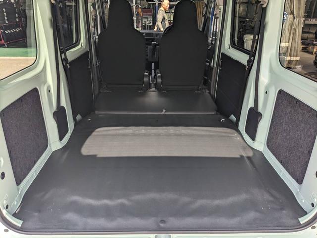 ハイゼットカーゴ ＤＸ　衝突軽減ブレーキ　／コーナーセンサー　ドラレコ　ＥＴＣ　レーン逸脱警報　新車保証書　ハイルーフ　アイドリングストップ　オートライト　キーレス　Ｐ／Ｗ　４人乗　集中ドアロック　フルフラットシート　ヘッドコンソール　光軸調整ライト　ＡＢＳ　盗難防止装置（51枚目）
