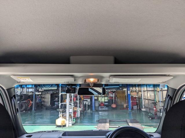 ハイゼットカーゴ ＤＸ　衝突軽減ブレーキ　／コーナーセンサー　ドラレコ　ＥＴＣ　レーン逸脱警報　新車保証書　ハイルーフ　アイドリングストップ　オートライト　キーレス　Ｐ／Ｗ　４人乗　集中ドアロック　フルフラットシート　ヘッドコンソール　光軸調整ライト　ＡＢＳ　盗難防止装置（69枚目）