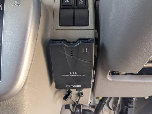 スクラムワゴン PZターボ スペシャル ハイルーフ メモリーナビ 両側Pドア 衝突軽減ブレーキ オートステップ ETC TV HIDヘッドライト 純正14AW リアヒーター スマートキー 電格ミラー 純正フルエアロ フォグライト オートライト ドアバイザー DVD再生(21枚目)