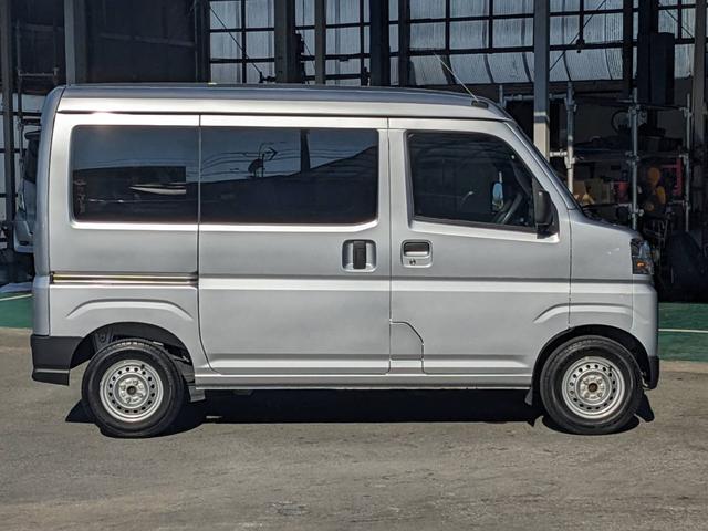 ハイゼットカーゴ ＤＸ　衝突軽減ブレーキ　コーナーセンサー　レーン逸脱警報　キーレス　集中ドアロック　４人乗　フルフラットシート　盗難防止装置　横滑り防止装置　パワーウィンドウ　アイドリングストップ　オートライト　オートハイビーム　光軸調整ライト　集中ドアロック（19枚目）