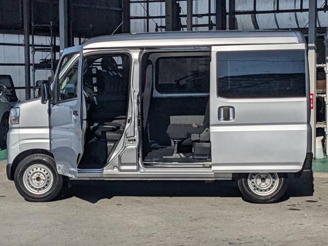 ハイゼットカーゴ ＤＸ　衝突軽減ブレーキ　コーナーセンサー　レーン逸脱警報　キーレス　集中ドアロック　４人乗　フルフラットシート　盗難防止装置　横滑り防止装置　パワーウィンドウ　アイドリングストップ　オートライト　オートハイビーム　光軸調整ライト　集中ドアロック（22枚目）