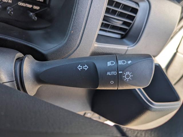 ハイゼットカーゴ ＤＸ　衝突軽減ブレーキ　コーナーセンサー　レーン逸脱警報　キーレス　集中ドアロック　４人乗　フルフラットシート　盗難防止装置　横滑り防止装置　パワーウィンドウ　アイドリングストップ　オートライト　オートハイビーム　光軸調整ライト　集中ドアロック（41枚目）