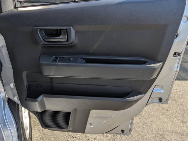 ハイゼットカーゴ ＤＸ　衝突軽減ブレーキ　コーナーセンサー　レーン逸脱警報　キーレス　集中ドアロック　４人乗　フルフラットシート　盗難防止装置　横滑り防止装置　パワーウィンドウ　アイドリングストップ　オートライト　オートハイビーム　光軸調整ライト　集中ドアロック（49枚目）