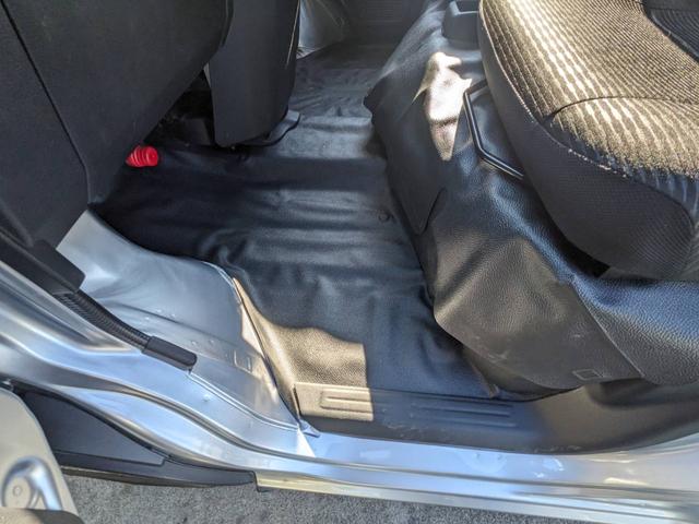 ハイゼットカーゴ ＤＸ　衝突軽減ブレーキ　コーナーセンサー　レーン逸脱警報　キーレス　集中ドアロック　４人乗　フルフラットシート　盗難防止装置　横滑り防止装置　パワーウィンドウ　アイドリングストップ　オートライト　オートハイビーム　光軸調整ライト　集中ドアロック（53枚目）