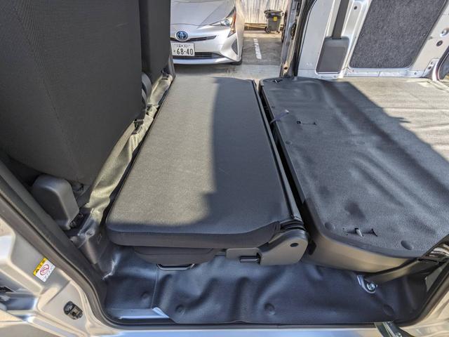 ハイゼットカーゴ ＤＸ　衝突軽減ブレーキ　コーナーセンサー　レーン逸脱警報　キーレス　集中ドアロック　４人乗　フルフラットシート　盗難防止装置　横滑り防止装置　パワーウィンドウ　アイドリングストップ　オートライト　オートハイビーム　光軸調整ライト　集中ドアロック（62枚目）