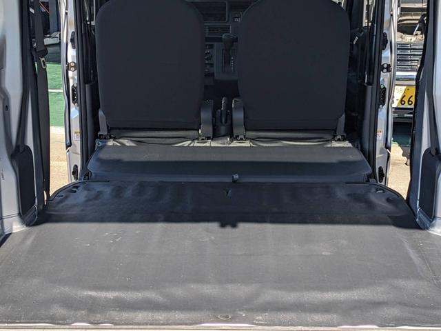 ハイゼットカーゴ ＤＸ　衝突軽減ブレーキ　コーナーセンサー　レーン逸脱警報　キーレス　集中ドアロック　４人乗　フルフラットシート　盗難防止装置　横滑り防止装置　パワーウィンドウ　アイドリングストップ　オートライト　オートハイビーム　光軸調整ライト　集中ドアロック（63枚目）