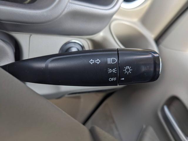 ���X�C�b�`���I�n���h���C����Ȃ����[�^�[�܂����������肵�Ă���܂��B�K���X���L�����E���ǂ��Ȃ�^�]���₷���R���f�B�V�����ɂȂ��Ă���܂��i�O�|�O�j�������G�A�o�b�N���t���Ă܂��I�I