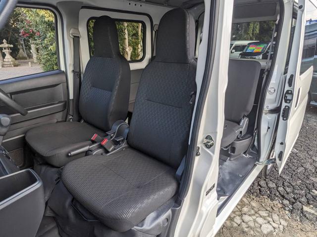 ハイゼットカーゴ ＤＸ　ハイルーフ　衝突軽減ブレーキ　コーナーセンサー　キーレス　ＥＴＣ　レーン逸脱警報　アイドリングストップ　オーバーヘッドコンソール　パワーウィンドウ　オートハイビーム　ラジオ　オートライト　フルフラットシート　集中ドアロック　盗難防止装置（15枚目）