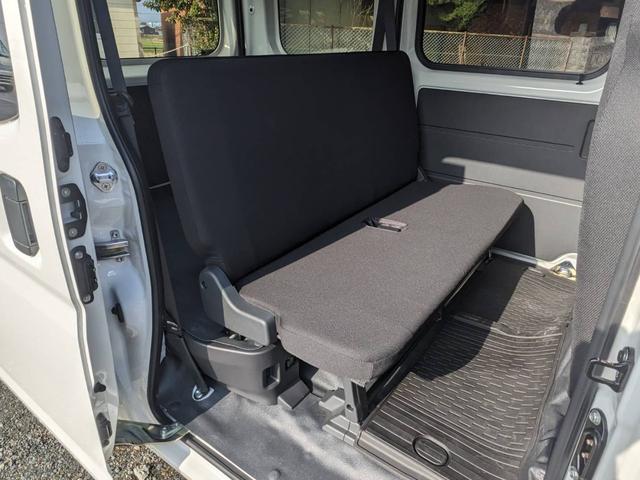 ハイゼットカーゴ ＤＸ　ハイルーフ　衝突軽減ブレーキ　コーナーセンサー　キーレス　ＥＴＣ　レーン逸脱警報　アイドリングストップ　オーバーヘッドコンソール　パワーウィンドウ　オートハイビーム　ラジオ　オートライト　フルフラットシート　集中ドアロック　盗難防止装置（16枚目）