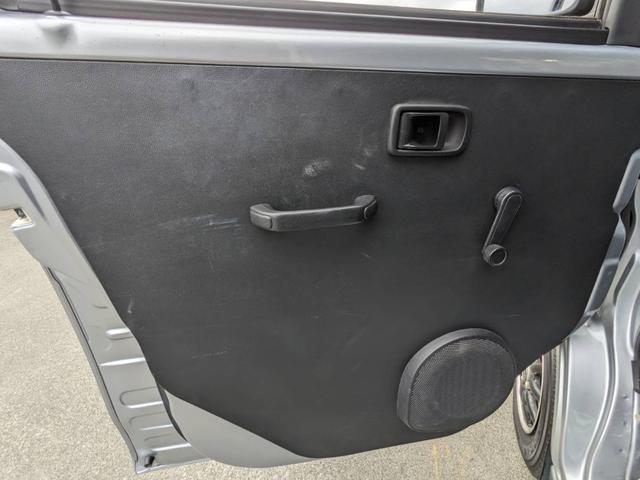 ハイゼットカーゴ スペシャルＳＡＩＩＩ　ハイルーフ　衝突軽減ブレーキ　コーナーセンサー　レーン逸脱警報　パワーウィンドウ　社外１２ＡＷ　集中ドアロック　４人乗　アイドリングストップ　ＣＤオーディオ　ドアバイザー　光軸調整ライト　フルフラットシート　ルーフキャリア（50枚目）