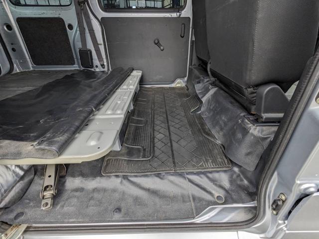 ハイゼットカーゴ スペシャルＳＡＩＩＩ　ハイルーフ　衝突軽減ブレーキ　コーナーセンサー　レーン逸脱警報　パワーウィンドウ　社外１２ＡＷ　集中ドアロック　４人乗　アイドリングストップ　ＣＤオーディオ　ドアバイザー　光軸調整ライト　フルフラットシート　ルーフキャリア（54枚目）