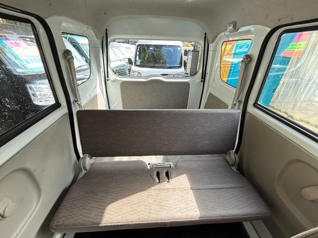 エブリイ PA ハイルーフ ETC 集中ドアロック 光軸調整ライト 4人乗り オーバーヘッドコンソール ゴムマット 光軸調整ライト フルフラットシート ベンチシート パワステ エアコン エアバック ABS ラジオ(5枚目)