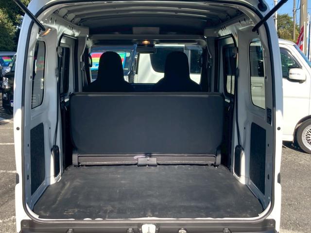 ���g�����N����̈ꖇ�ł����Q��ڂ�|���Ήו�����R�ςݍ��߂܂��i�O�O�j�����́A��C�̃X�^�b�t���^�S���߂Ē��J�Ɏd�グ�����Ă���܂��̂ŁA�s�J�s�J�Ɏd�オ���Ă���܂��B