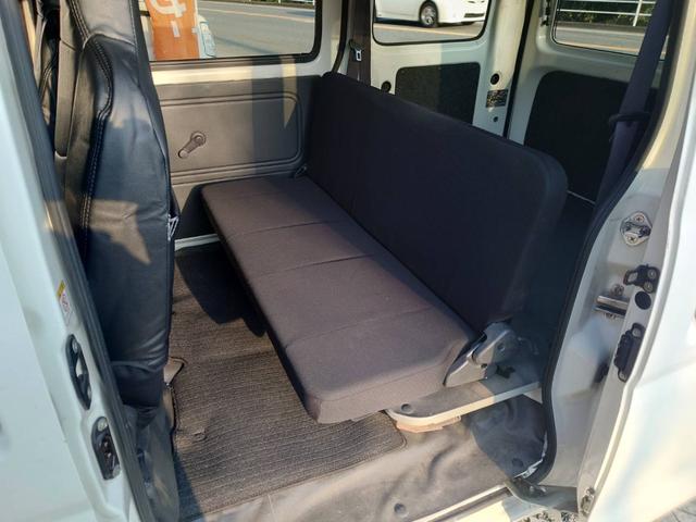 ハイゼットカーゴ DX SAIII ハイルーフ 衝突軽減装置 コーナーセンサー レーン逸脱警報 アイドリングストップ キーレス LEDヘッドライト オートハイビーム 光軸調整ライト ドアバイザー 集中ドアロック フルフラットシート 4人乗り オートライト ABS 横滑り防止(17枚目)