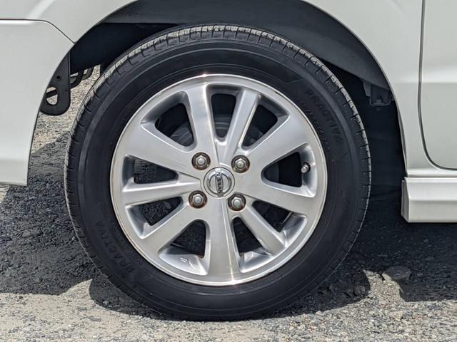 �������A���~�z�C�[���I�^�C���������������ߒ�Ă������܂�������]�̃��[�J�[�ւ̃^�C���������ЊO�z�C�[���ւ̕ύX�ȂǁA�����k�Ȃǂ��C�y�ɑ��k�������􂨋��߂₷�����i�ł���Ă����Ē����Ă���܂��i�O�E�O�j