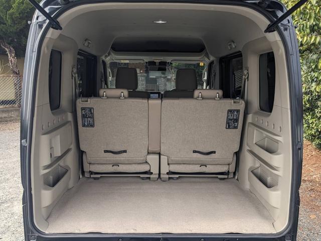 ���g�����N����̈ꖇ�ł����Q��ڂ�|���Ήו�����R�ςݍ��߂܂��i�O�O�j�����́A��C�̃X�^�b�t���^�S���߂Ē��J�Ɏd�グ�����Ă���܂��̂ŁA�s�J�s�J�Ɏd�オ���Ă���܂��B