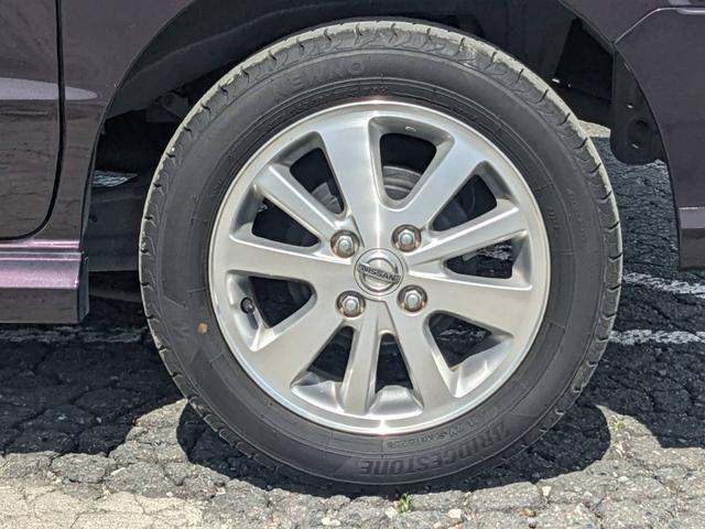 �������A���~�z�C�[���I�^�C���������������ߒ�Ă������܂�������]�̃��[�J�[�ւ̃^�C���������ЊO�z�C�[���ւ̕ύX�ȂǁA�����k�Ȃǂ��C�y�ɑ��k�������􂨋��߂₷�����i�ł���Ă����Ē����Ă���܂��i�O�E�O�j