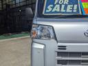ＤＸ　衝突軽減ブレーキ／コーナーセンサー　新車保証書　Ｐ／Ｗ　キーレス　レーン逸脱警報　オートハイビーム　ドアバイザー　ハイルーフ　４人乗　オーバーヘッドコンソール　ゴムマット　アイドリングストップ　パワステ　オートライト　フルフラットシート　集中ドアロック（27枚目）