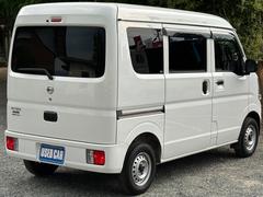 ★右斜め後ろからの一枚です★納車前にはバッチリ仕上げをしてご納車しております！商談時に小キズや線キズなど気になる所があればお気軽にご相談下さい♪内装の写真も是非ご覧ください♪ 4