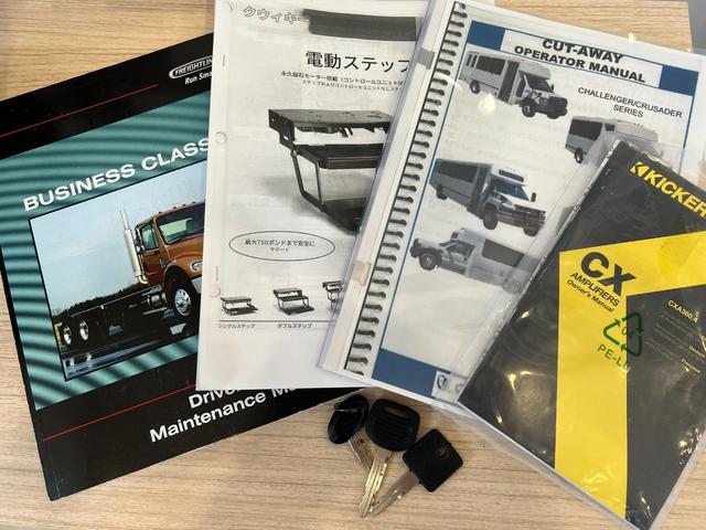 アメリカその他 　フレイトライナー　パーティバス　パーティバス／室内イルミネーション／後席モニター／バックカメラ／パナソニックストラーダ／フルセグＴＶ／ＤＶＤ再生可／ＥＴＣ／オペレーターマニュアル（日本語版）（44枚目）