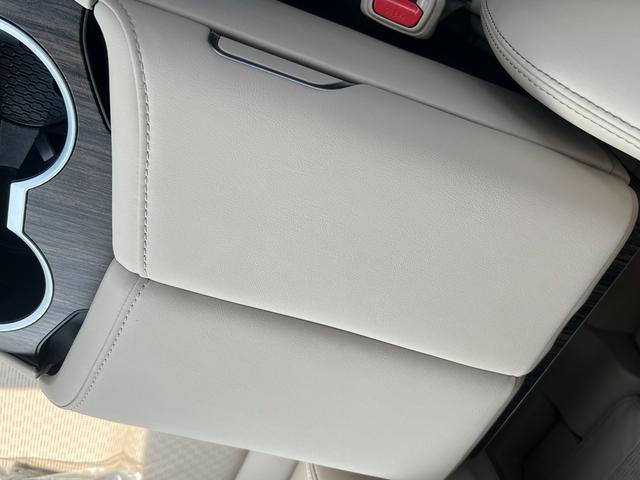 ランドクルーザー ＺＸ　モデリスタエアロ（Ｆ／Ｒ／フェンダー／マフラーカッター）／Ｔ－ＣｏｎｎｅｃｔＳＤナビ１２．３インチ／ＪＢＬプレミアムサウンド／リアエンターテイメント後席１１．６インチ／ＥＴＣ２．０／ルーフレール（50枚目）