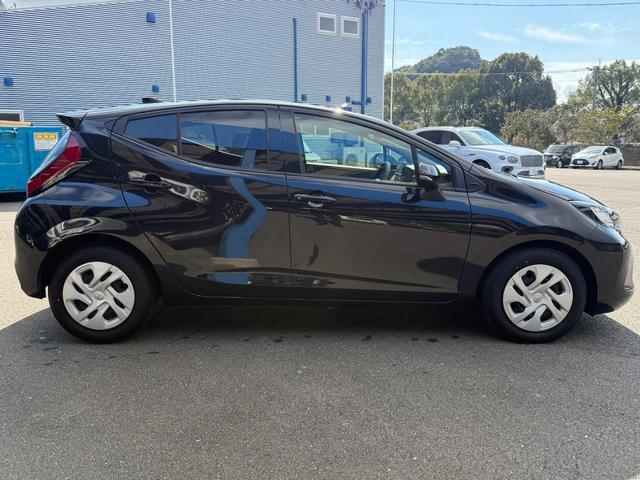 アクア Ｇ　ディスプレイオーディオ、Ｂｌｕｅｔｏｏｔｈオーディオ、予備スマートキー、ＥＴＣ、禁煙車（8枚目）