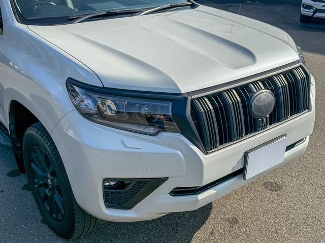 ランドクルーザープラド TX Lパッケージ マットブラックエディション メーカーOP9型ディスプレイオーディオ/Tコネクトナビ/スーパーライブサウンド/マルチテレインモニター/IGLA2セキュリティ(キーフォグ2個付属)/7人乗り/ルーフレール(ブラック)/寒冷地仕様(11枚目)