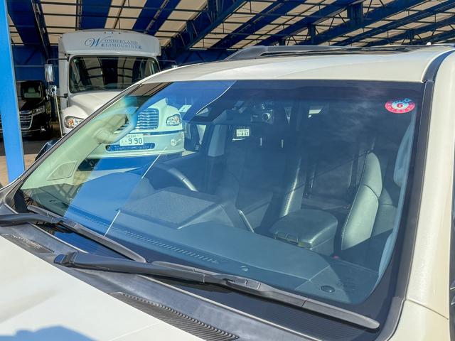 ランドクルーザープラド TX Lパッケージ マットブラックエディション メーカーOP9型ディスプレイオーディオ/Tコネクトナビ/スーパーライブサウンド/マルチテレインモニター/IGLA2セキュリティ(キーフォグ2個付属)/7人乗り/ルーフレール(ブラック)/寒冷地仕様(18枚目)