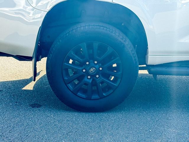 ランドクルーザープラド TX Lパッケージ マットブラックエディション メーカーOP9型ディスプレイオーディオ/Tコネクトナビ/スーパーライブサウンド/マルチテレインモニター/IGLA2セキュリティ(キーフォグ2個付属)/7人乗り/ルーフレール(ブラック)/寒冷地仕様(27枚目)