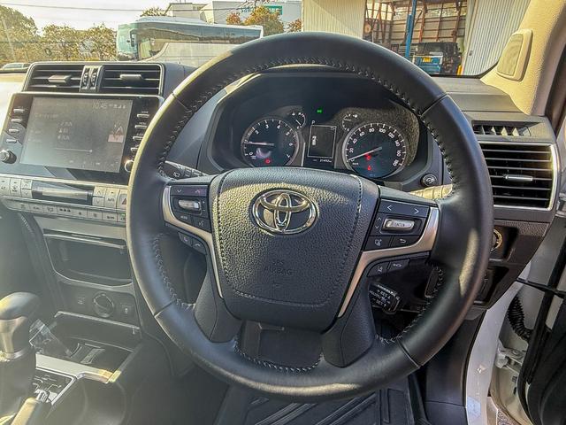 ランドクルーザープラド TX Lパッケージ マットブラックエディション メーカーOP9型ディスプレイオーディオ/Tコネクトナビ/スーパーライブサウンド/マルチテレインモニター/IGLA2セキュリティ(キーフォグ2個付属)/7人乗り/ルーフレール(ブラック)/寒冷地仕様(33枚目)