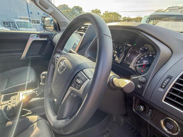 ランドクルーザープラド TX Lパッケージ マットブラックエディション メーカーOP9型ディスプレイオーディオ/Tコネクトナビ/スーパーライブサウンド/マルチテレインモニター/IGLA2セキュリティ(キーフォグ2個付属)/7人乗り/ルーフレール(ブラック)/寒冷地仕様(34枚目)