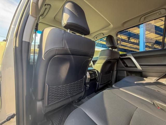 ランドクルーザープラド TX Lパッケージ マットブラックエディション メーカーOP9型ディスプレイオーディオ/Tコネクトナビ/スーパーライブサウンド/マルチテレインモニター/IGLA2セキュリティ(キーフォグ2個付属)/7人乗り/ルーフレール(ブラック)/寒冷地仕様(54枚目)