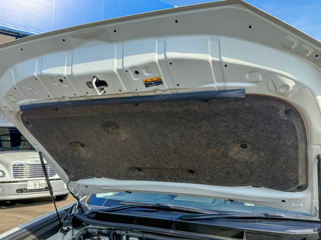 ランドクルーザープラド TX Lパッケージ マットブラックエディション メーカーOP9型ディスプレイオーディオ/Tコネクトナビ/スーパーライブサウンド/マルチテレインモニター/IGLA2セキュリティ(キーフォグ2個付属)/7人乗り/ルーフレール(ブラック)/寒冷地仕様(66枚目)