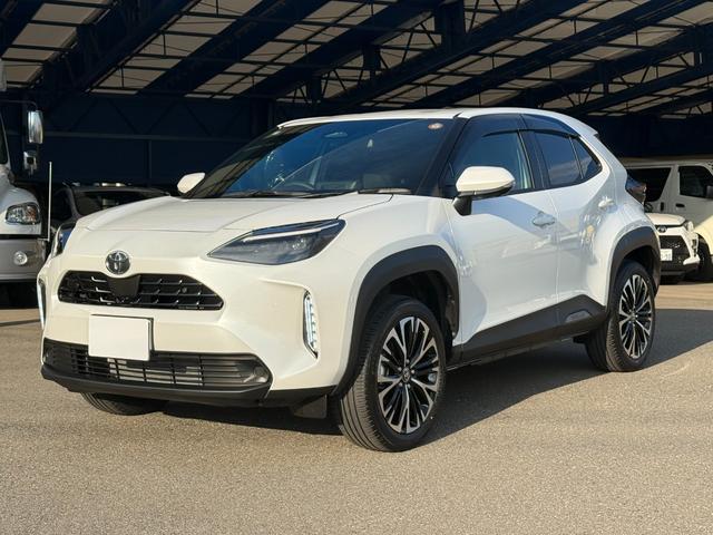 ヤリスクロス ハイブリッドＺ　トヨタチームメイトアドバンストパーク＋パノラミックビューモニター＋パーキングサポートブレーキ／ハンズフリーパワーバックドア／ブラインドスポットモニター／ディスプレイナビ／ハーフレザー／シートヒーター（4枚目）