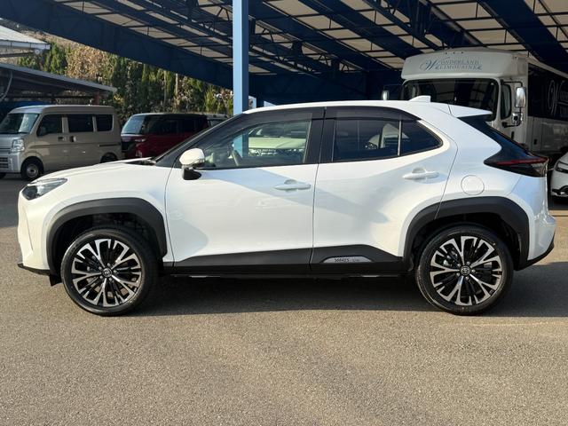 ヤリスクロス ハイブリッドＺ　トヨタチームメイトアドバンストパーク＋パノラミックビューモニター＋パーキングサポートブレーキ／ハンズフリーパワーバックドア／ブラインドスポットモニター／ディスプレイナビ／ハーフレザー／シートヒーター（5枚目）