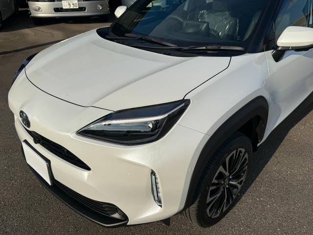 ヤリスクロス ハイブリッドＺ　トヨタチームメイトアドバンストパーク＋パノラミックビューモニター＋パーキングサポートブレーキ／ハンズフリーパワーバックドア／ブラインドスポットモニター／ディスプレイナビ／ハーフレザー／シートヒーター（14枚目）