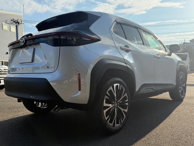 ヤリスクロス ハイブリッドＺ　トヨタチームメイトアドバンストパーク＋パノラミックビューモニター＋パーキングサポートブレーキ／ハンズフリーパワーバックドア／ブラインドスポットモニター／ディスプレイナビ／ハーフレザー／シートヒーター（20枚目）