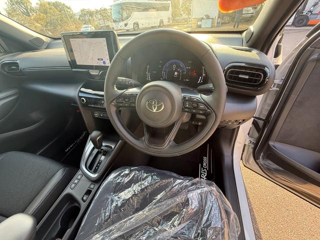 ヤリスクロス ハイブリッドＺ　トヨタチームメイトアドバンストパーク＋パノラミックビューモニター＋パーキングサポートブレーキ／ハンズフリーパワーバックドア／ブラインドスポットモニター／ディスプレイナビ／ハーフレザー／シートヒーター（29枚目）