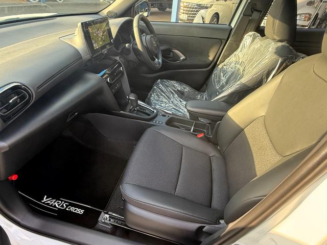 ヤリスクロス ハイブリッドＺ　トヨタチームメイトアドバンストパーク＋パノラミックビューモニター＋パーキングサポートブレーキ／ハンズフリーパワーバックドア／ブラインドスポットモニター／ディスプレイナビ／ハーフレザー／シートヒーター（38枚目）