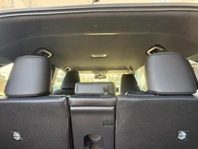 ヤリスクロス ハイブリッドＺ　トヨタチームメイトアドバンストパーク＋パノラミックビューモニター＋パーキングサポートブレーキ／ハンズフリーパワーバックドア／ブラインドスポットモニター／ディスプレイナビ／ハーフレザー／シートヒーター（43枚目）