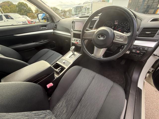 レガシィＢ４ ２．５ｉ　Ｓスタイル　社外ナビ／ＥＴＣ／キーレス（4枚目）