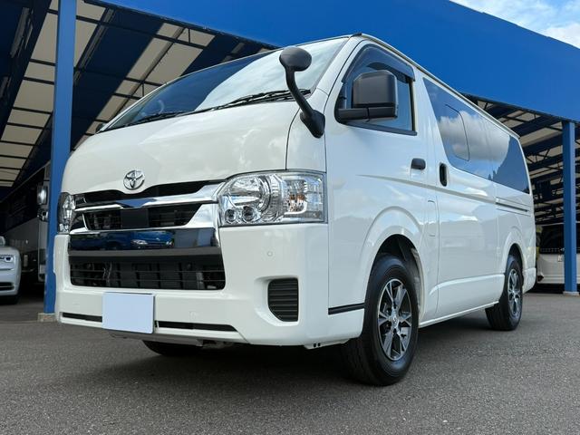 ハイエースバン 　４ＷＤ／ＧＬパッケージ／メーカーＯＰ１５インチアルミ／イージークローザー／ＬＥＤヘッドランプ／バックモニターインナーミラー／リアクーラー／リアヒーター／フロアマット（スタンダード）／サイドバイザー（12枚目）