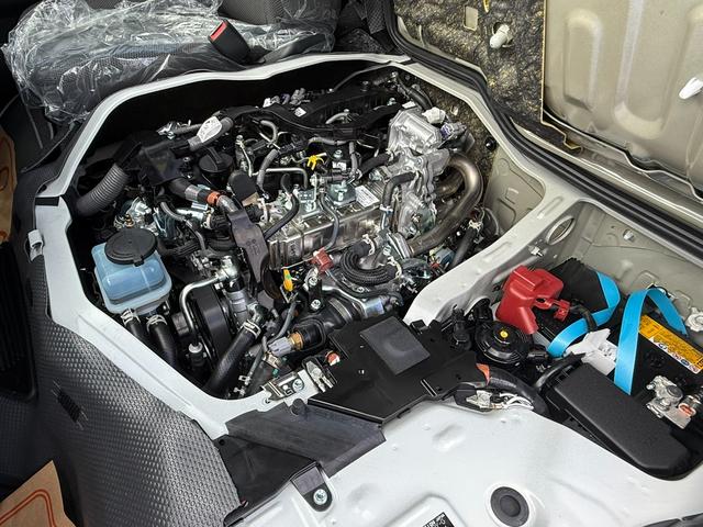 ハイエースバン 　４ＷＤ／ＧＬパッケージ／メーカーＯＰ１５インチアルミ／イージークローザー／ＬＥＤヘッドランプ／バックモニターインナーミラー／リアクーラー／リアヒーター／フロアマット（スタンダード）／サイドバイザー（29枚目）